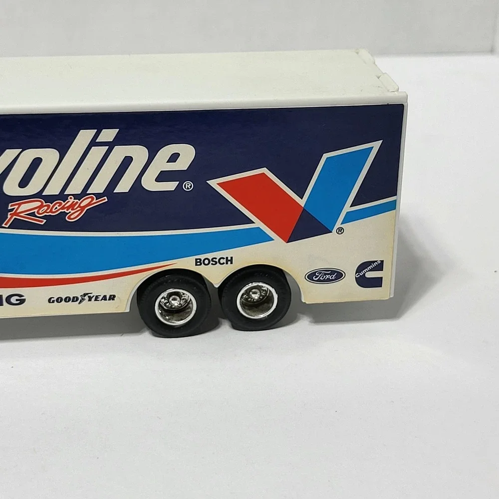 Valvoline Racing Mark Martin Roush Racing Semi Truck Trailer Diecast Hauler 1:64